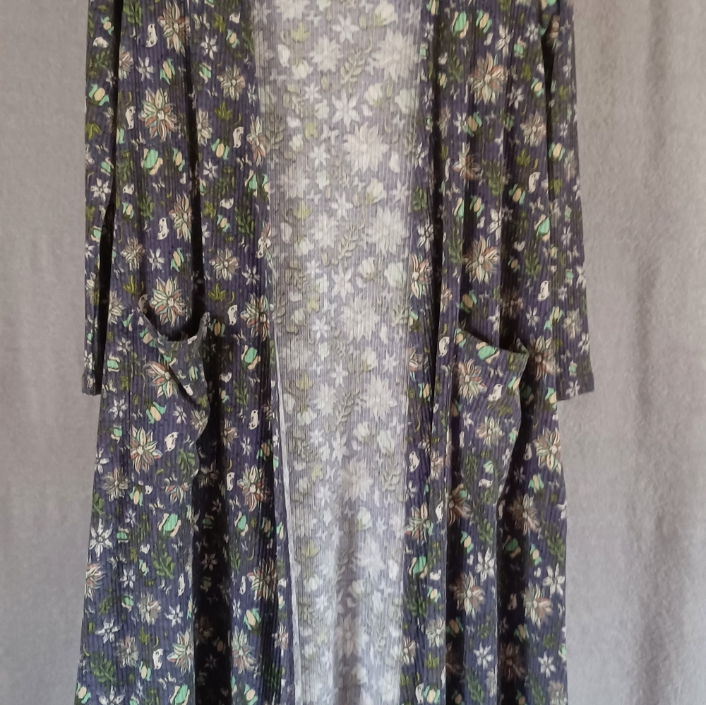 LuLaRoe Sarah Women's Cardigan Purple With Pockets Size XS (Floral Pattern)
